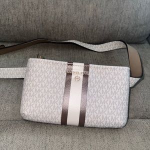 Michael Kors belt bag BRAND NEW. Still has tags.